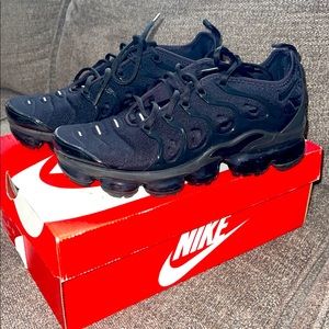 Air Vapormax Plus BLACK SIZE 8 in mens